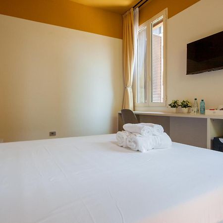 Cvm 19 Hotel Milan Bagian luar foto