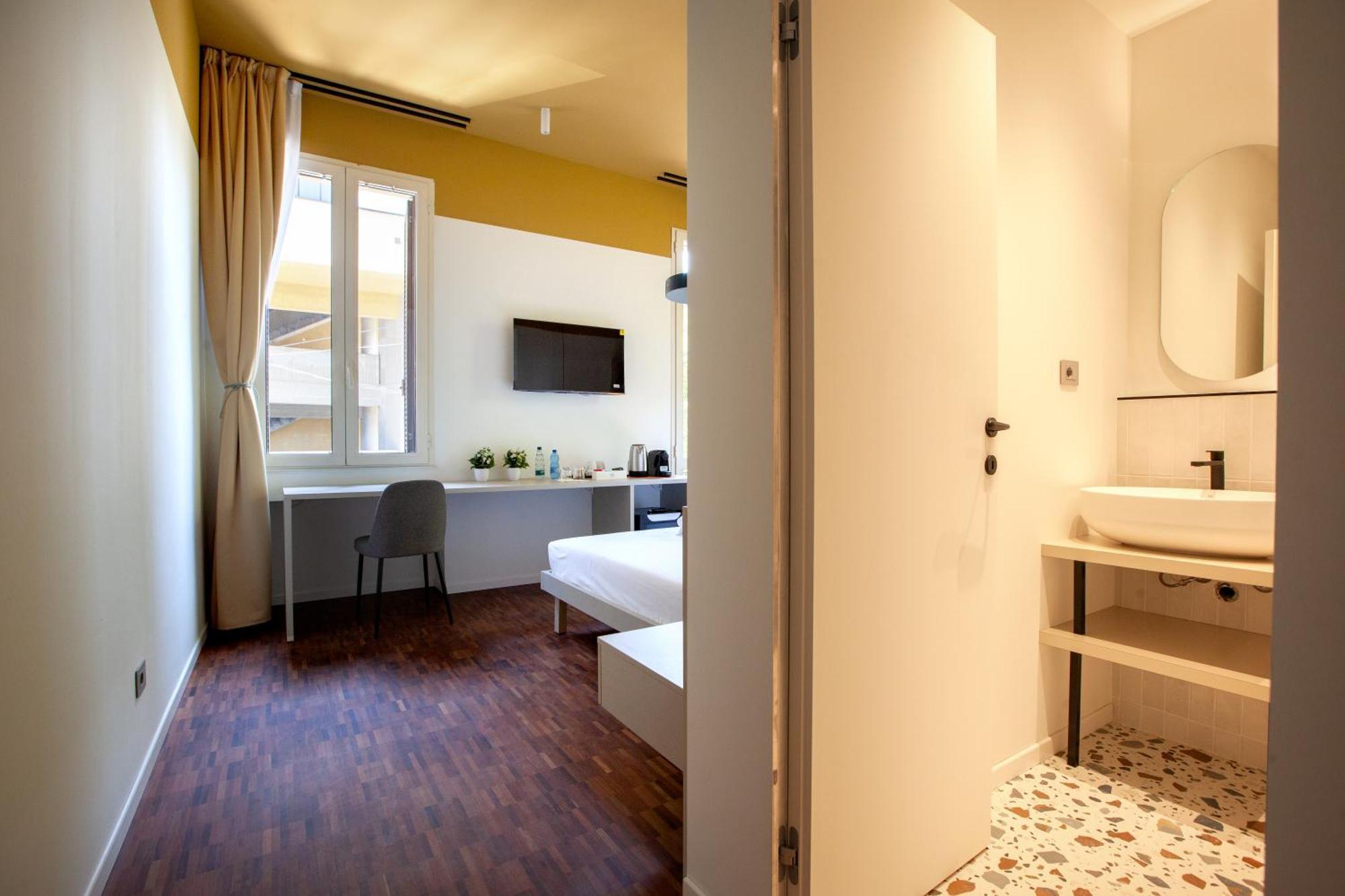 Cvm 19 Hotel Milan Bagian luar foto