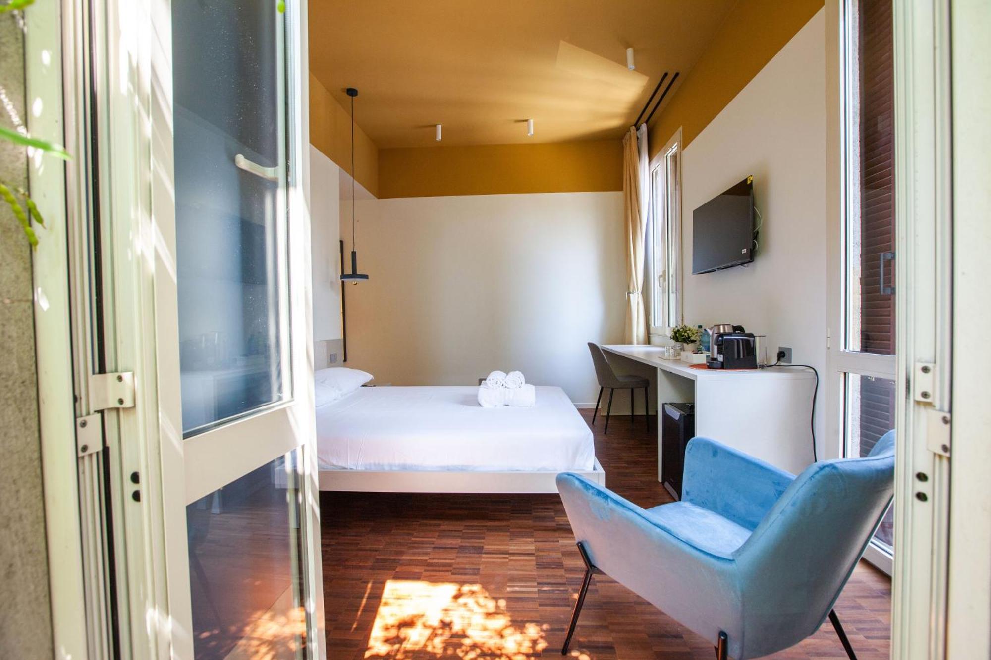 Cvm 19 Hotel Milan Bagian luar foto