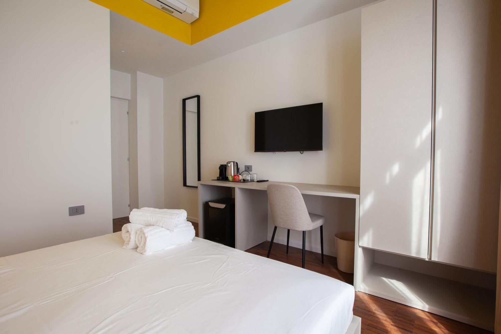Cvm 19 Hotel Milan Bagian luar foto