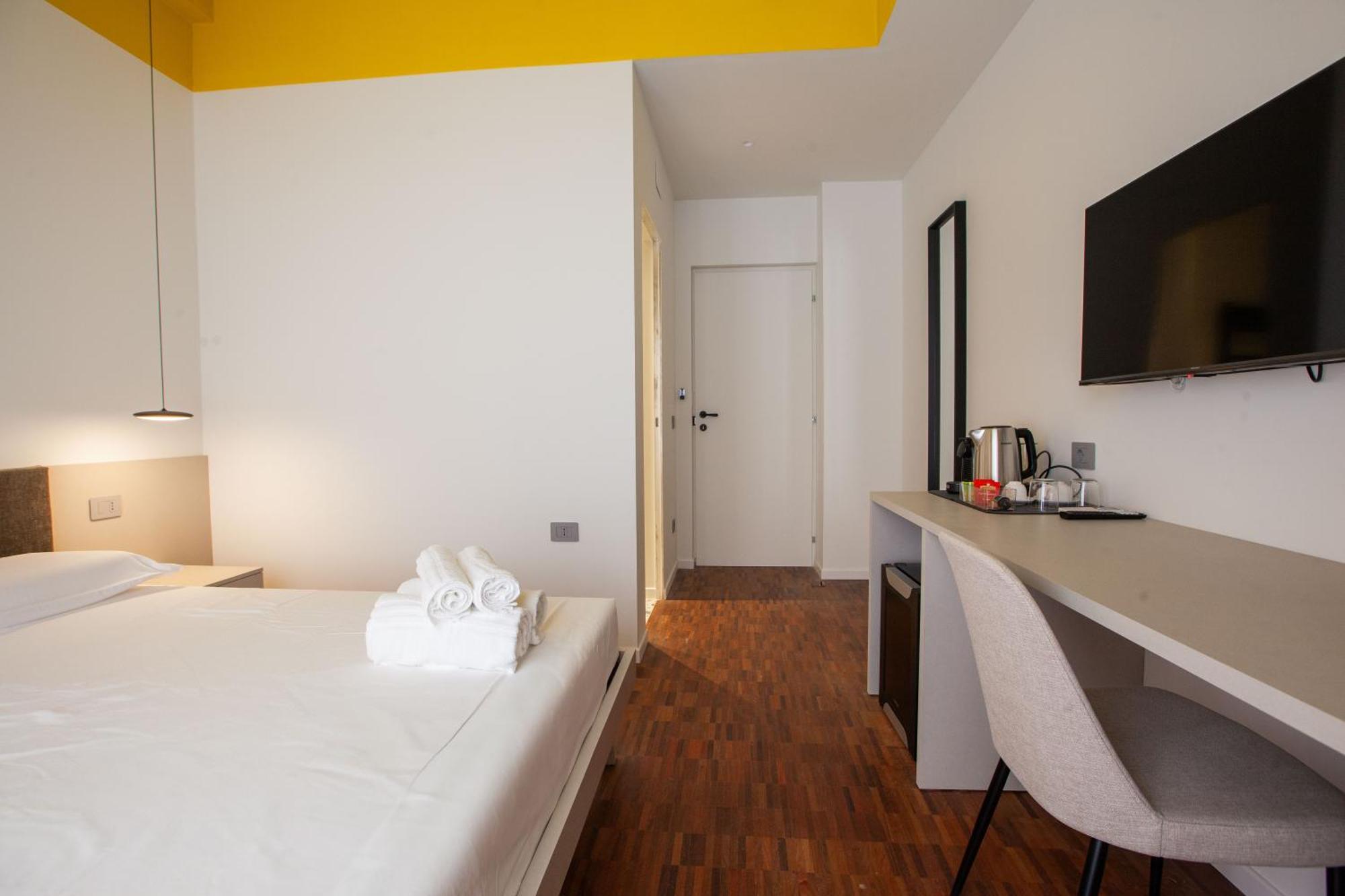 Cvm 19 Hotel Milan Bagian luar foto