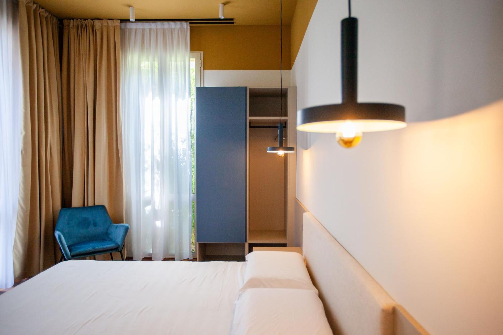 Cvm 19 Hotel Milan Bagian luar foto