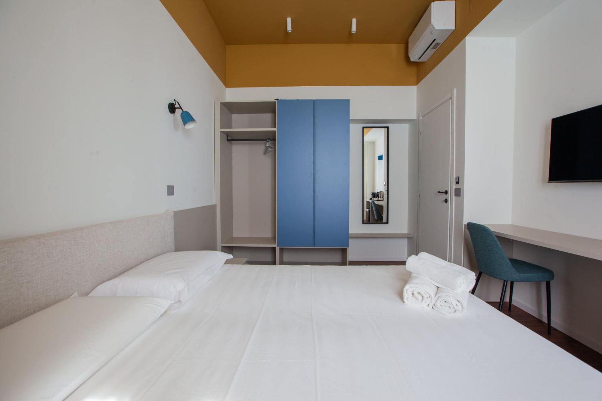 Cvm 19 Hotel Milan Bagian luar foto