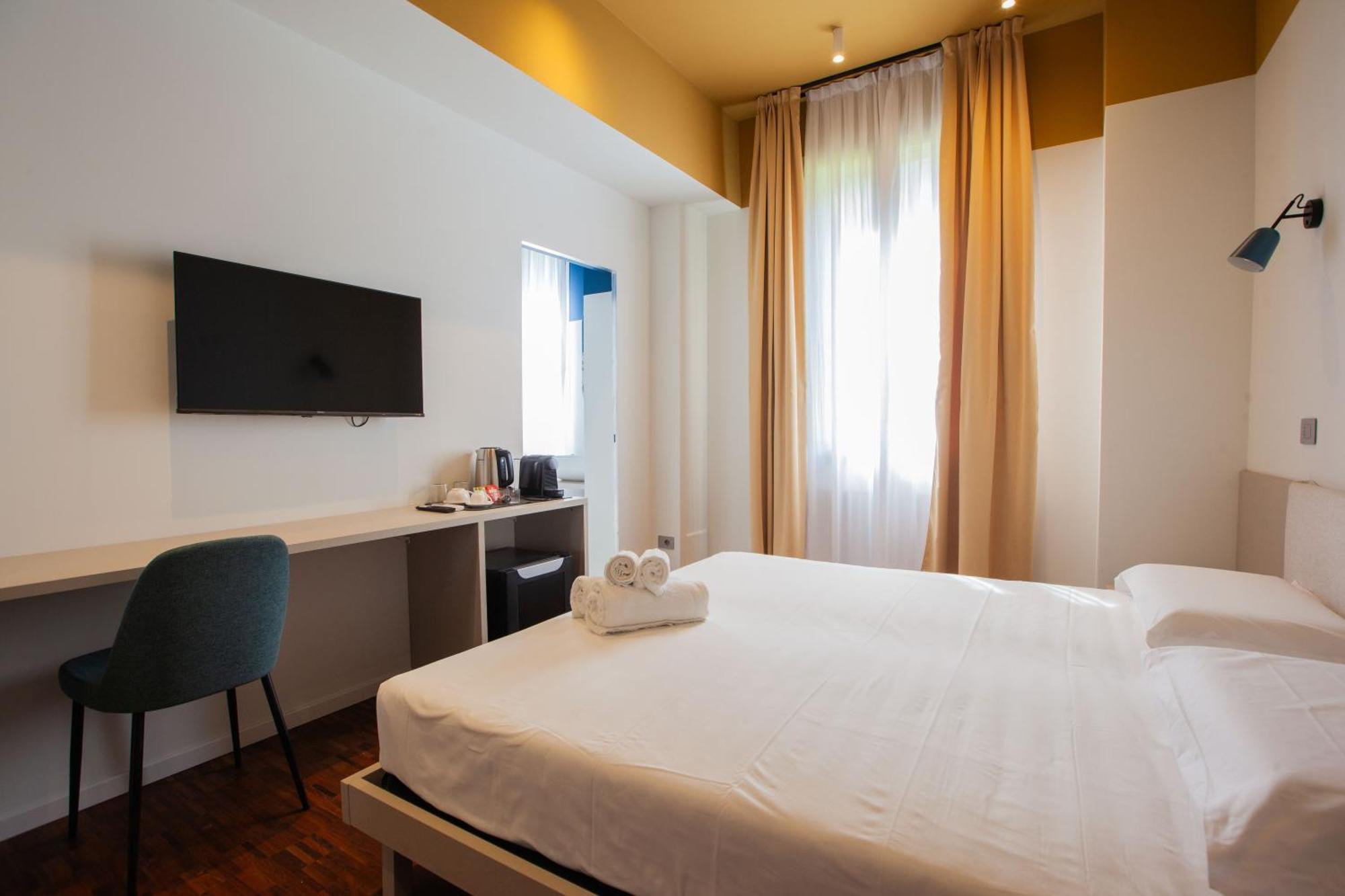 Cvm 19 Hotel Milan Bagian luar foto