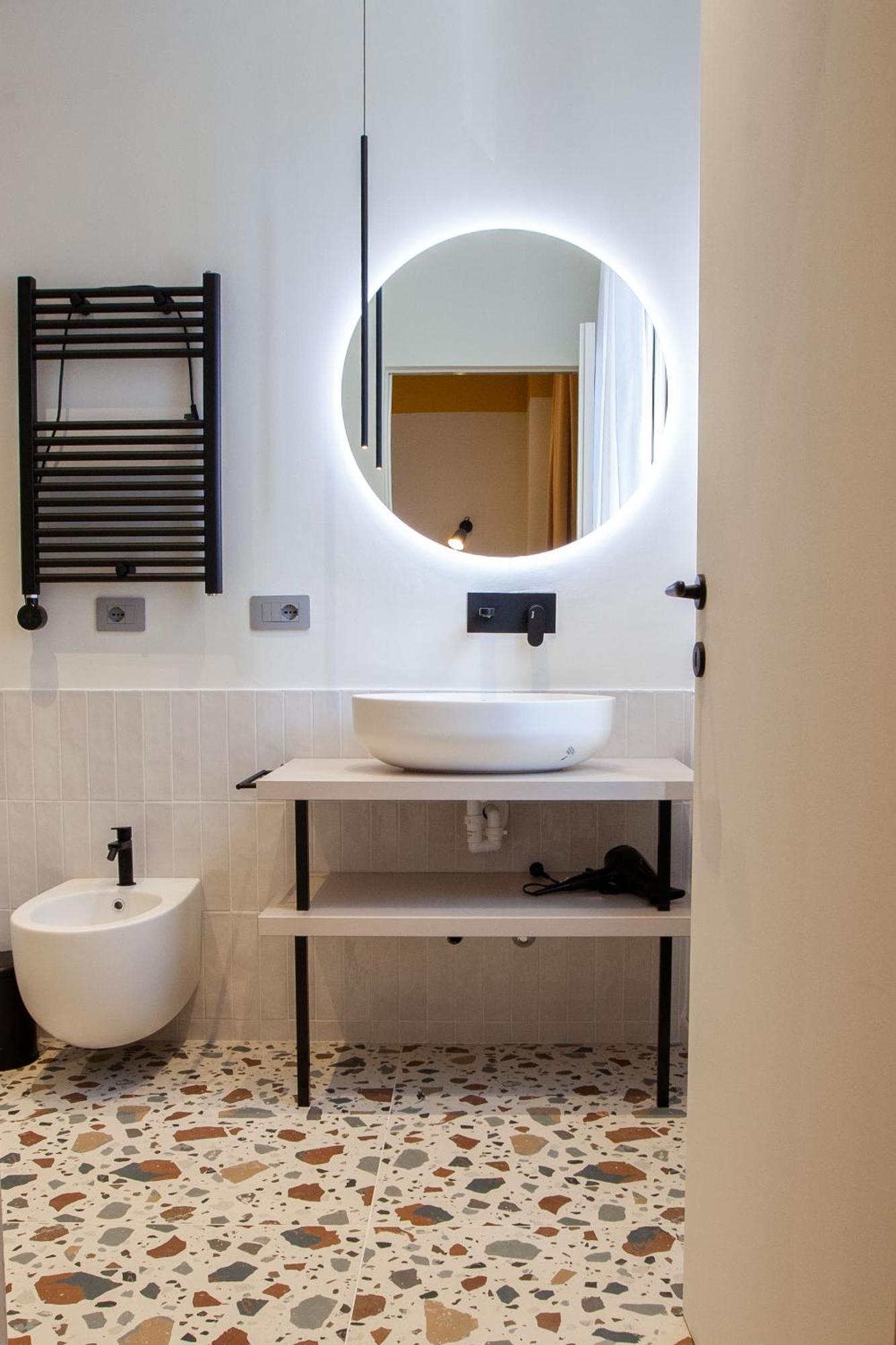 Cvm 19 Hotel Milan Bagian luar foto