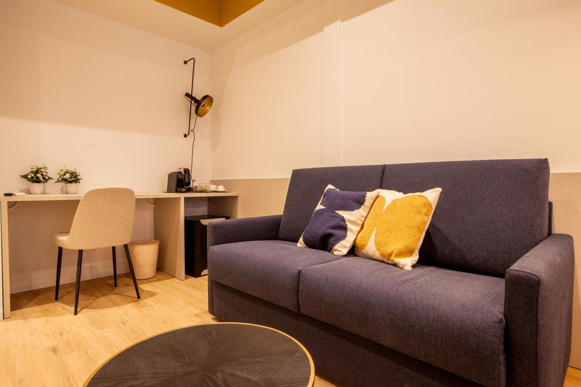 Cvm 19 Hotel Milan Bagian luar foto