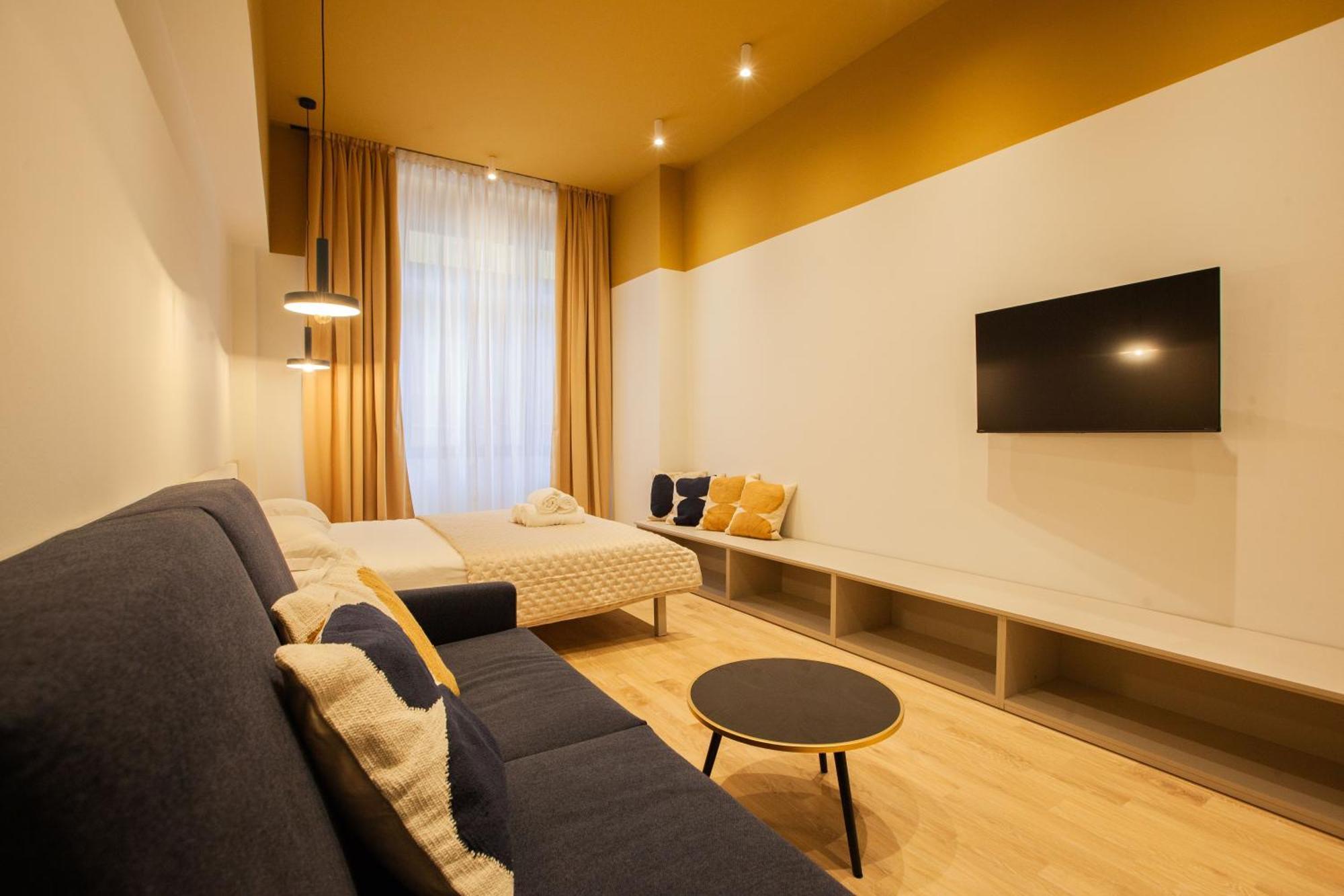 Cvm 19 Hotel Milan Bagian luar foto