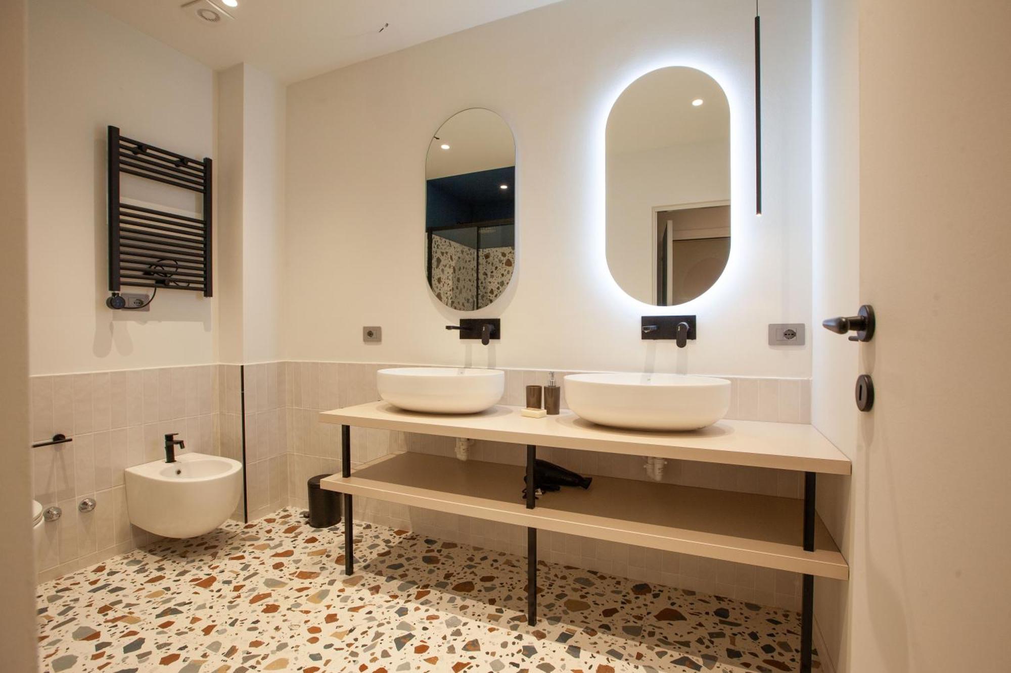 Cvm 19 Hotel Milan Bagian luar foto